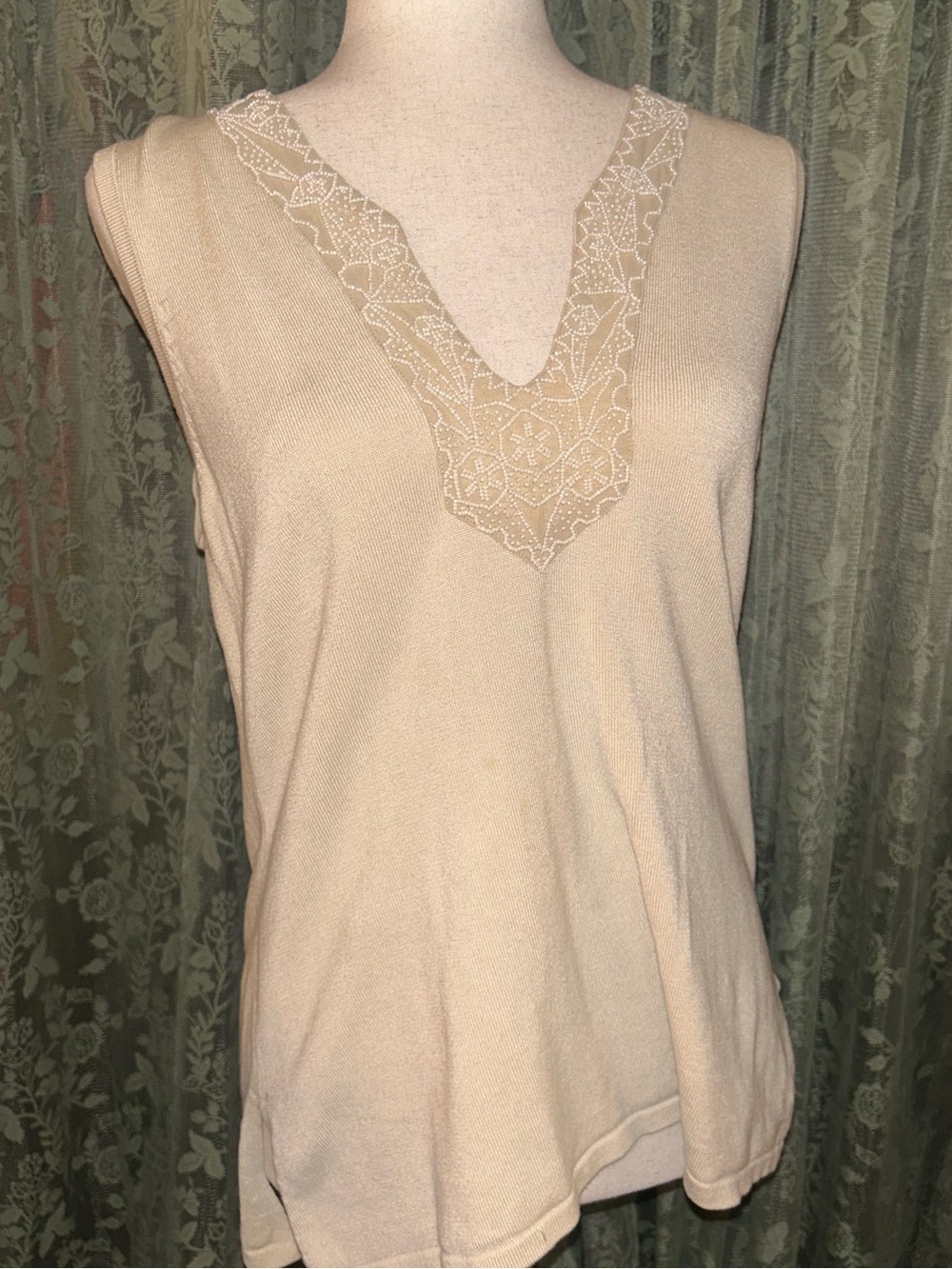Y2K Beige Sleeveless V-Neck Shell with Beaded Trim